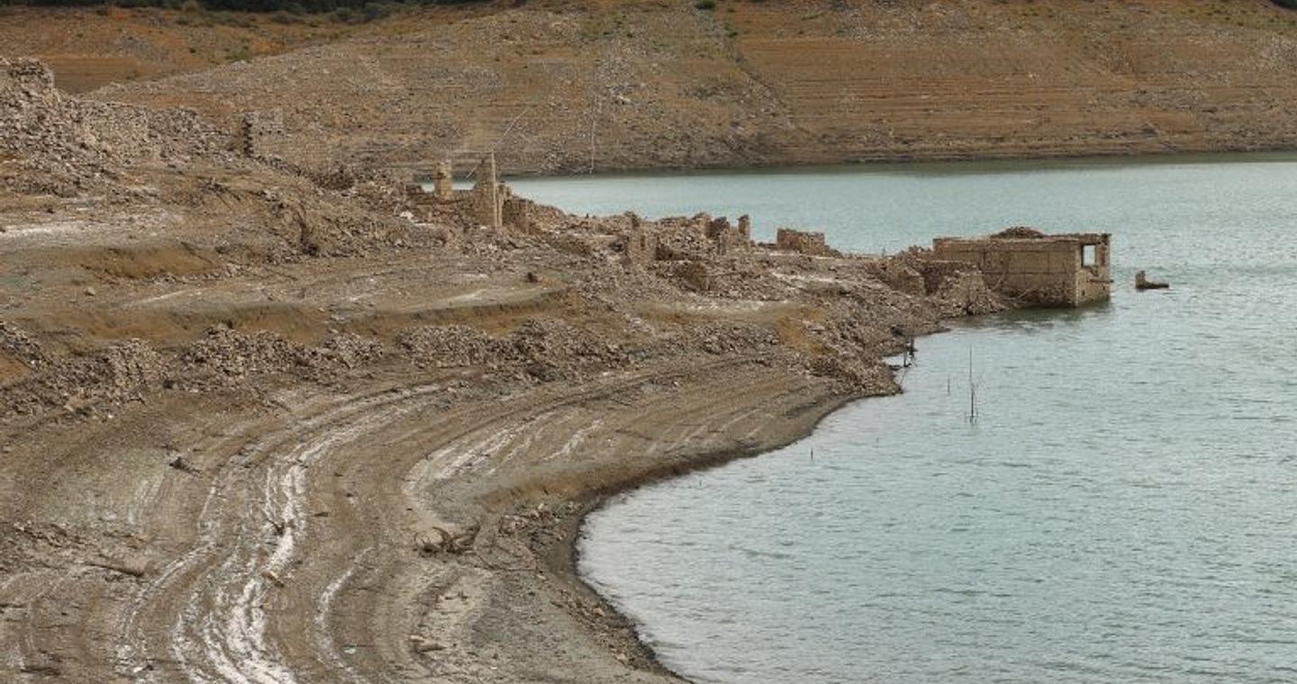 «Αδειάζει» η λίμνη του Μόρνου – Το σχέδιο της κυβέρνησης για να μη διψάσει η Αθήνα τα επόμενα χρόνια