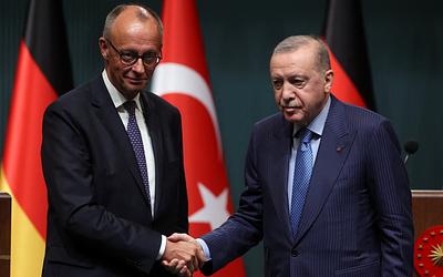 Ερντογάν: «Να αφήσουμε πίσω τις προμήθειες εξοπλισμού και να δουλέψουμε μαζί»