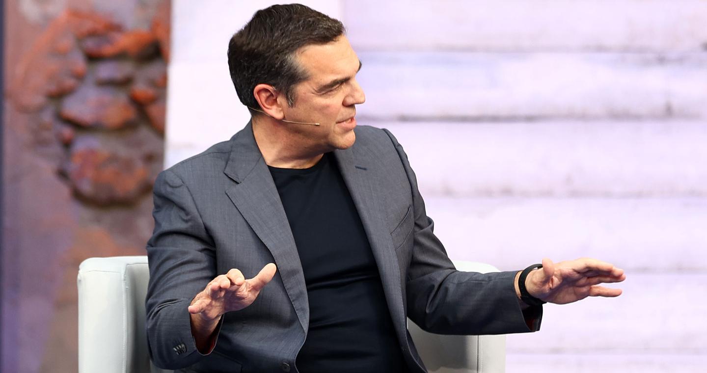 Θεωρείο: Τσιπρολάτρες και τσιπρομάχοι