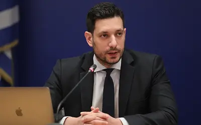 SMS για τροχαία: Θύελλα αντιδράσεων και νομικές προεκτάσεις