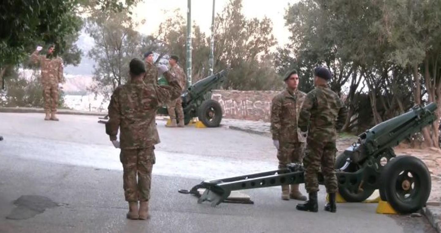 «Έπεσαν» οι κανονιοβολισμοί από τον Λυκαβηττό για την επέτειο της 28ης Οκτωβρίου