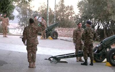 Η Αθήνα «ξύπνησε» με 21 κανονιοβολισμούς: Ηχηρό μήνυμα για την 28η Οκτωβρίου!