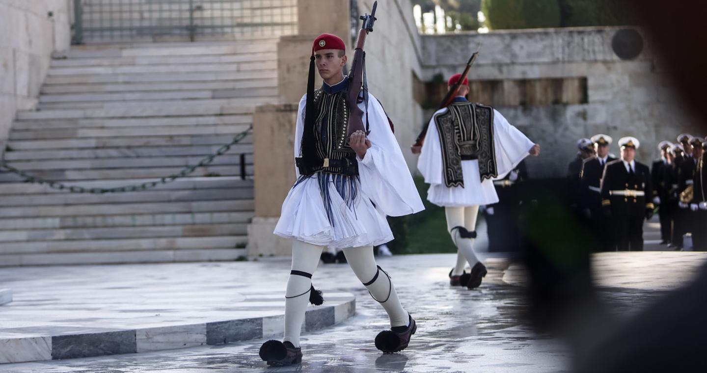 Εγρήγορση για τις παρελάσεις σε Σύνταγμα και περιφέρεια