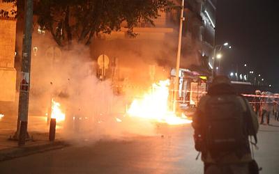 Θεσσαλονίκη: Επίθεση με μολότοφ στο τουρκικό προξενείο μετά από συναυλία!