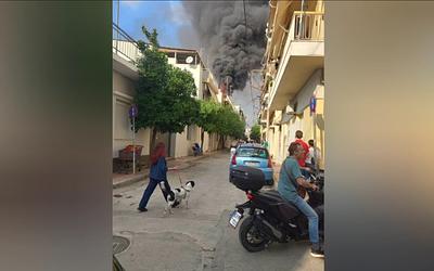 Άγιοι Ανάργυροι: Έκρηξη και φωτιά σε ταράτσα – Συναγερμός!