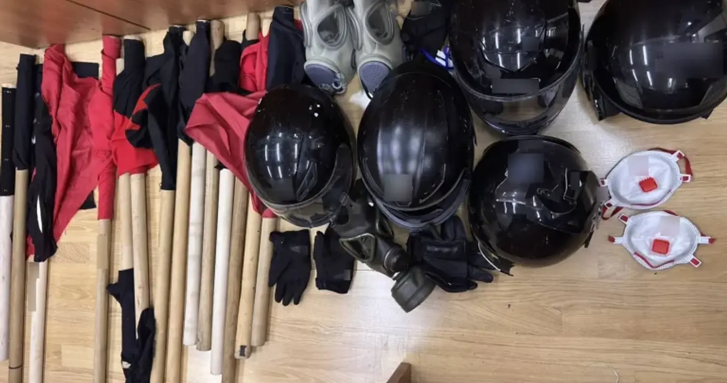 Επεισόδια, ένταση και πέντε συλλήψεις στα Εξάρχεια – Τραυματίστηκαν τέσσερις αστυνομικοί