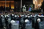 Ένταση στο Βελιγράδι: Συγκέντρωση Βούτσιτς και απεργία πείνας μητέρας