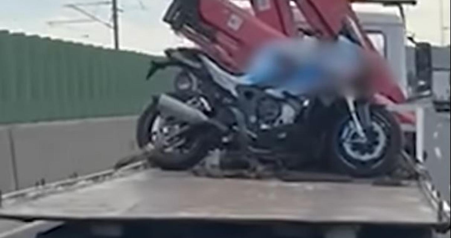 Ταυτοποιήθηκαν οι δύο οδηγοί που έτρεχαν με πάνω από 250 χλμ στην Αττική Οδό