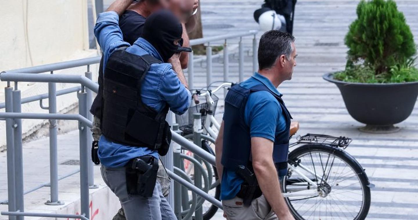 Βορίζια: Πώς «ξεκλείδωσε» το βίντεο την ταυτότητα του ενόπλου – Προσωρινά κρατούμενοι οι δύο τραυματίες