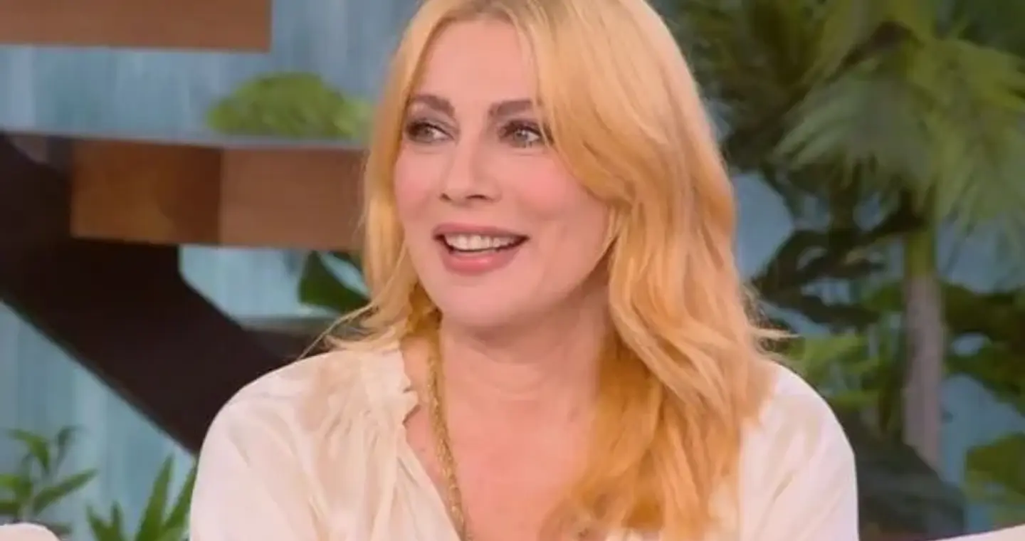 Σμαράγδα Καρύδη: Όσα αποκάλυψε για το reunion του “Παρά Πέντε” – Πότε θα δούμε το επετειακό επεισόδιο