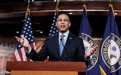 Τζέφρις: Ο Τραμπ «οπλίζει» την πείνα εκατομμυρίων Αμερικανών!