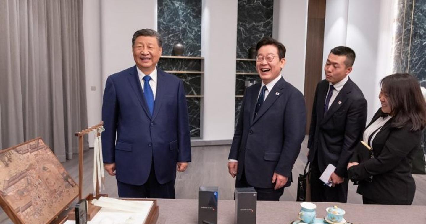 Ασυνήθιστο αστείο του Σι Τζινπίνγκ για την κινεζική κατασκοπεία έγινε πρωτοσέλιδο