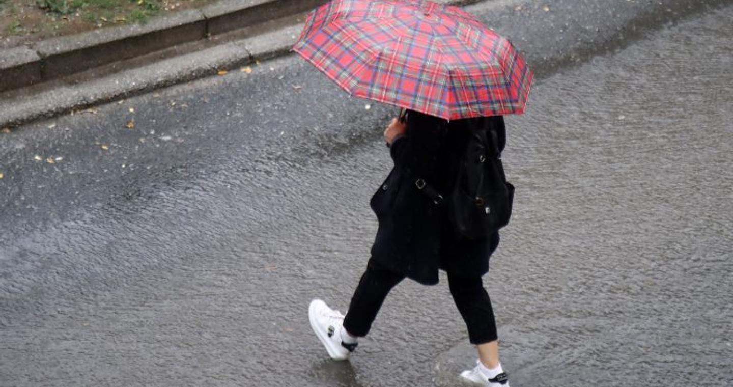 Καιρός: Έρχονται βροχές και καταιγίδες σε όλη τη χώρα – Πτώση θερμοκρασίας και ενίσχυση βοριάδων