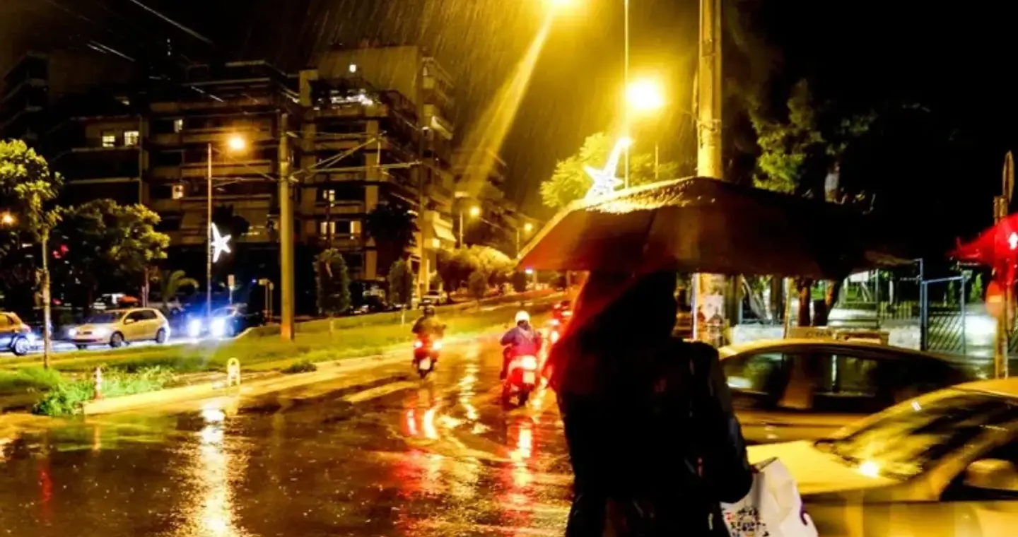Διαδοχικά κύματα καταιγίδων τις επόμενες ώρες – Πού θα χτυπήσει η κακοκαιρία