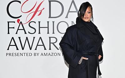 Η Ριάνα εντυπωσιάζει στο κόκκινο χαλί λίγο μετά τη γέννα!