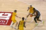 NCAA: Πέταξε το παπούτσι του στον αντίπαλο για να κλέψει μπάλα!