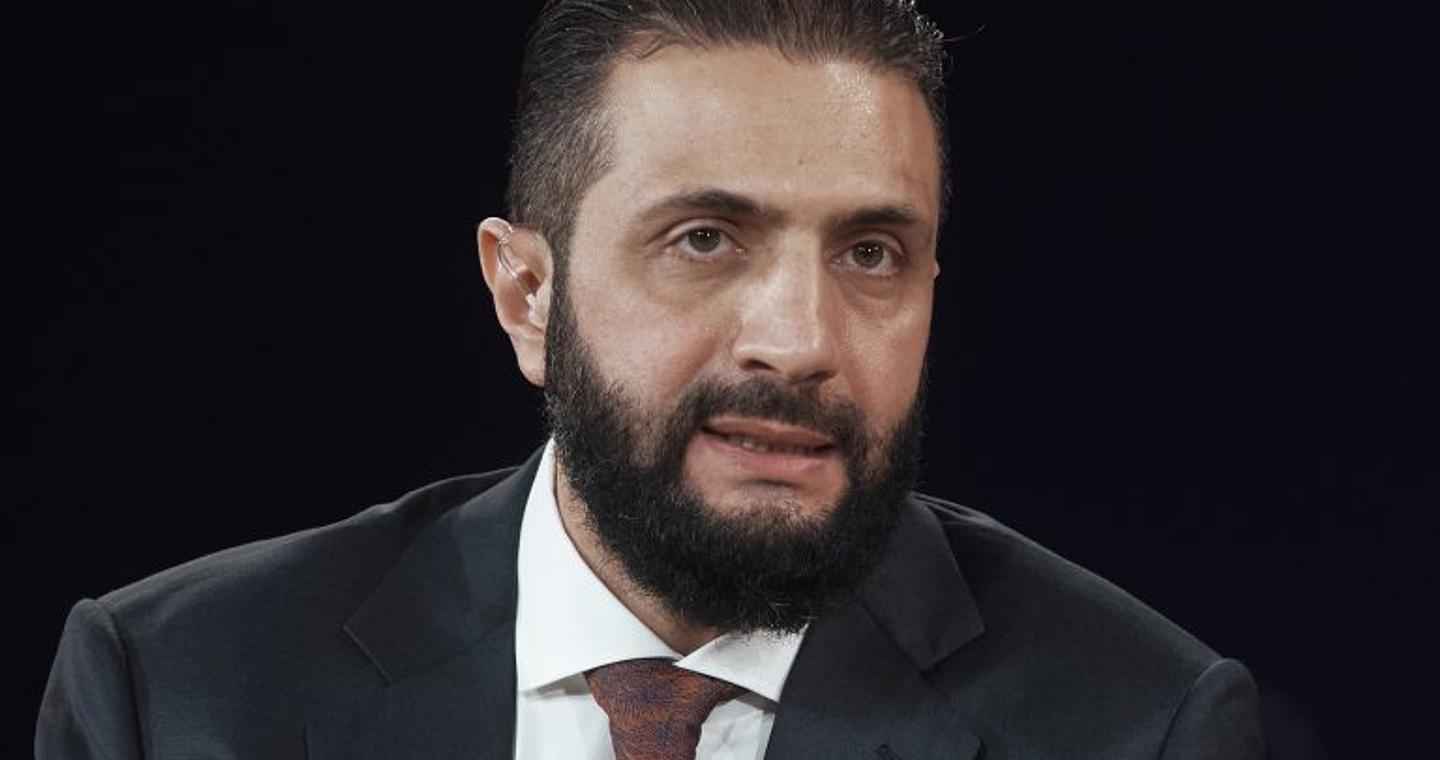 Ο πρόεδρος της Συρίας Αλ Σάρα έφτασε στις ΗΠΑ για τη συνάντηση με τον Τραμπ