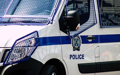 Συνταγές, μόντελινγκ και κόκα: Η διπλή ζωή του ιερέα-youtuber!