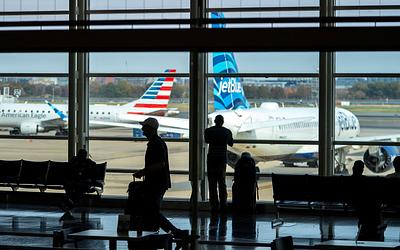 Χάος στις πτήσεις στις ΗΠΑ: Ακυρώσεις και καθυστερήσεις λόγω shutdown!