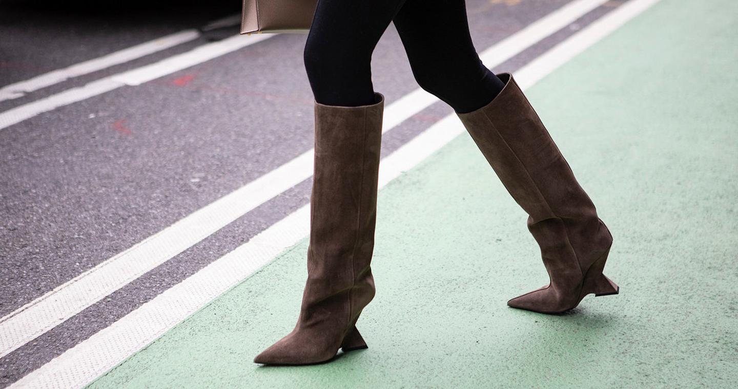 Wedge boots: Οι πιο άνετες και κομψές μπότες που θα φορέσετε (ξανά) φέτος