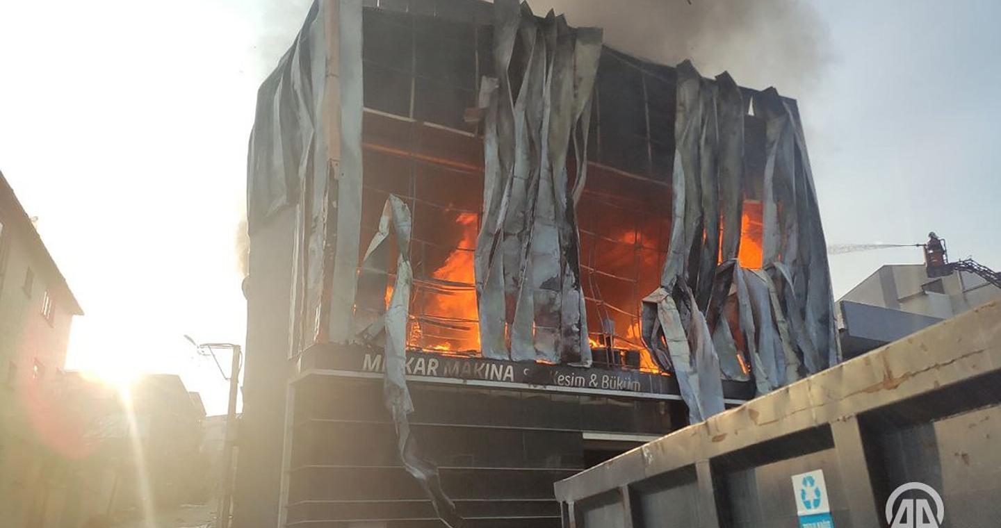 Τουρκία: Πυρκαγιά σε αποθήκη αρωματοποιίας – Έξι νεκροί – Σοκαριστικά βίντεο
