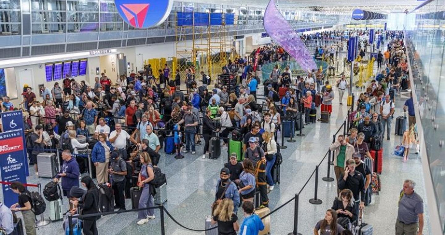 Xάος στα αμερικανικά αεροδρόμια με 1330 ακυρώσεις – Τεσσαρακοστή ημέρα shutdown