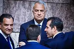 Σαμαράς εναντίον Μαξίμου: Η «σιγή» που έσπασε η ακροδεξιά