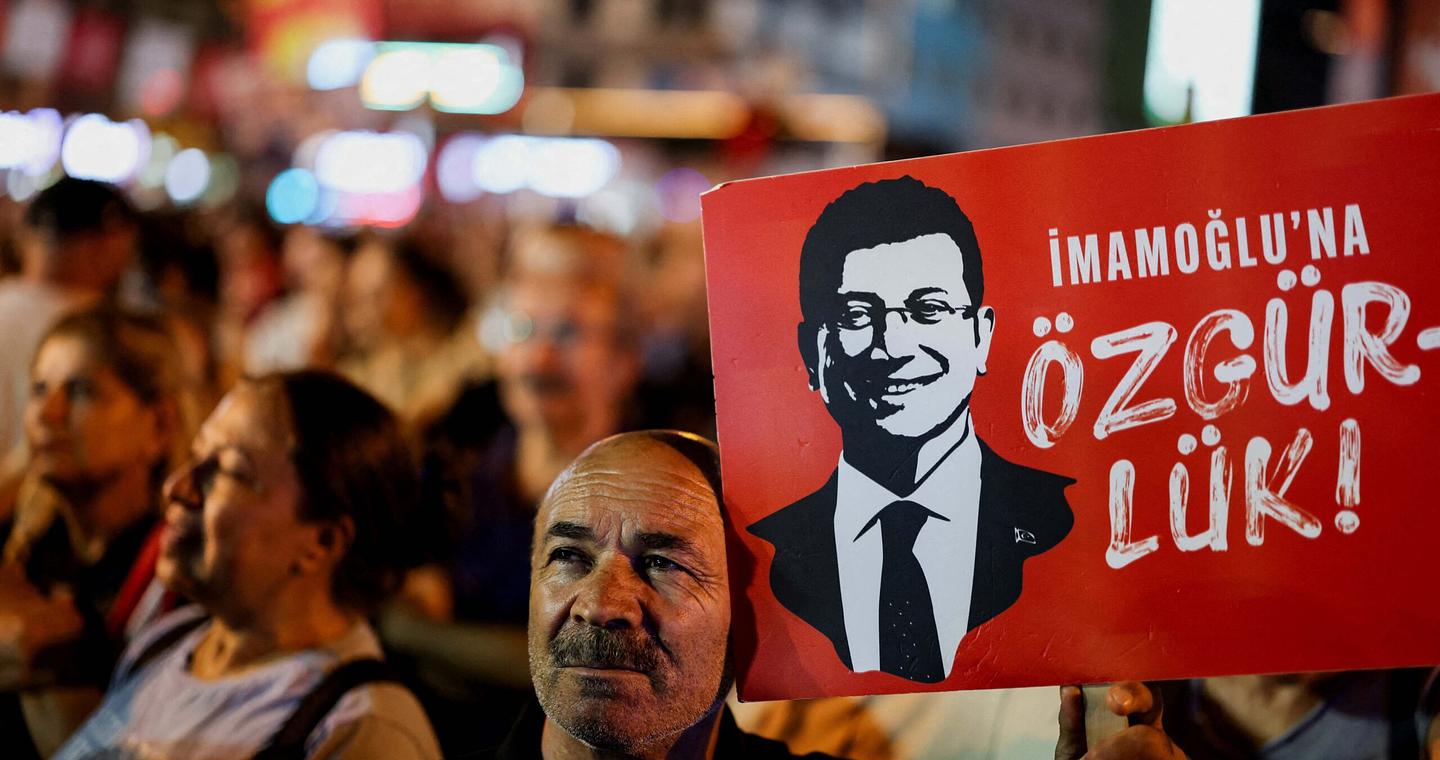 Τουρκία: Απαγόρευση του CHP και φυλάκιση έως 2.352 χρόνια για Ιμάμογλου ζητεί ο εισαγγελέας