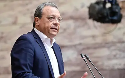 Ένταση στην Αλεξανδρούπολη: Ο πρωθυπουργός και η "πίσω πόρτα"