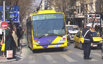 Λεωφορειολωρίδες: Κάμερες και πρόστιμα "δαγκώνουν" τους παραβάτες!