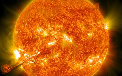 Ο Ήλιος "βρυχήθηκε"! Ισχυρότερη έκλαμψη εδώ και χρόνια – Τι σημαίνει αυτό;