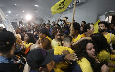 Ένταση στη Βραζιλία: Διαδηλωτές εισέβαλαν σε χώρο της COP30 και συγκρούστηκαν!