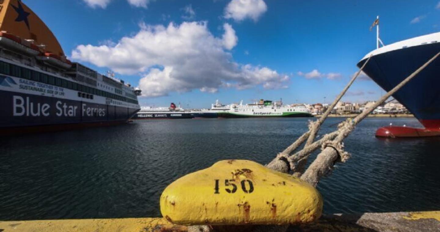 Σορός άνδρα ανασύρθηκε από τη θαλάσσια περιοχή στο λιμάνι του Πειραιά