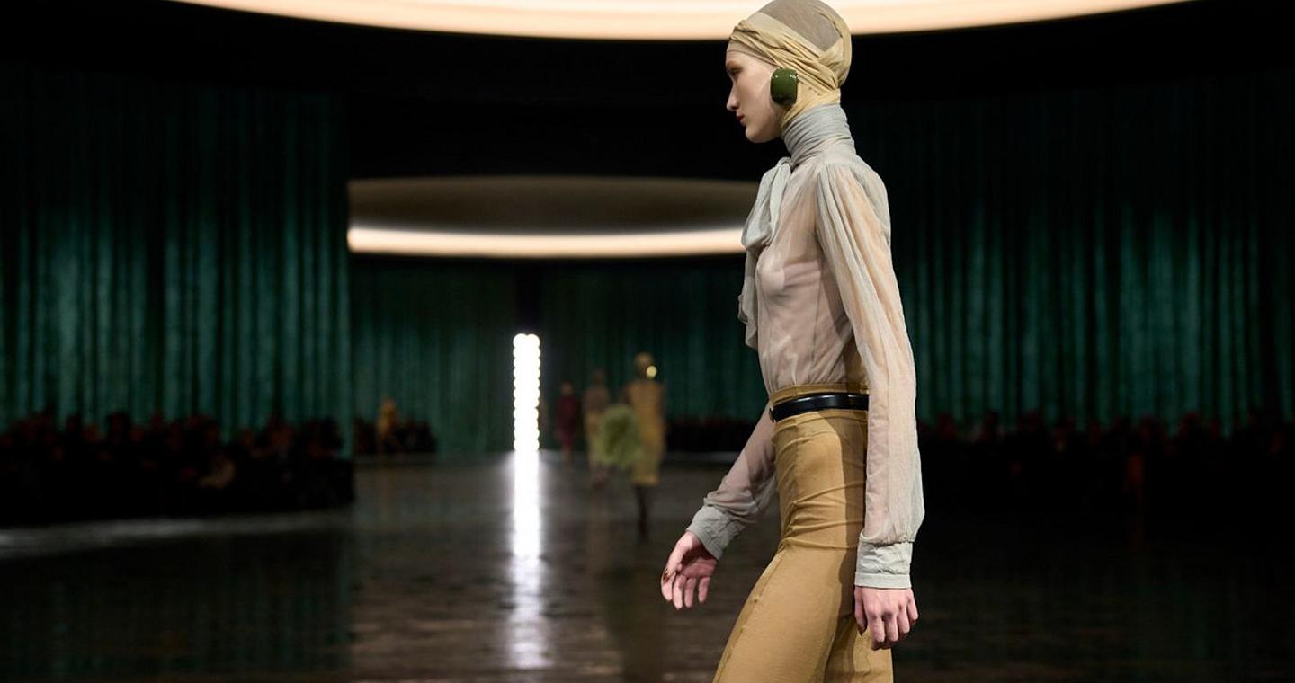 Αυτό είναι το πιο δημοφιλές brand μόδας τώρα- Κατέκτησε την κορυφή, εκτοπίζοντας τη Miu Miu