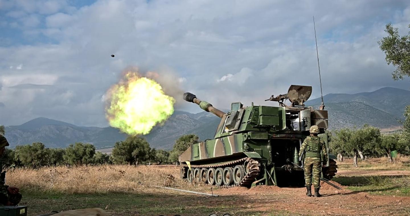 Το μεγαλύτερο «οικιστικό πρόγραμμα», οι δοκιμές στο Πετροχώρι και η ελληνική σημαία στη φρεγάτα!