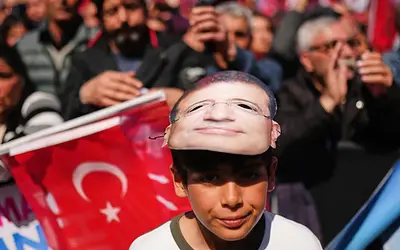 Τουρκία: Ένταλμα σύλληψης για δήμαρχο της Κωνσταντινούπολης – Έρευνες για διαφθορά!