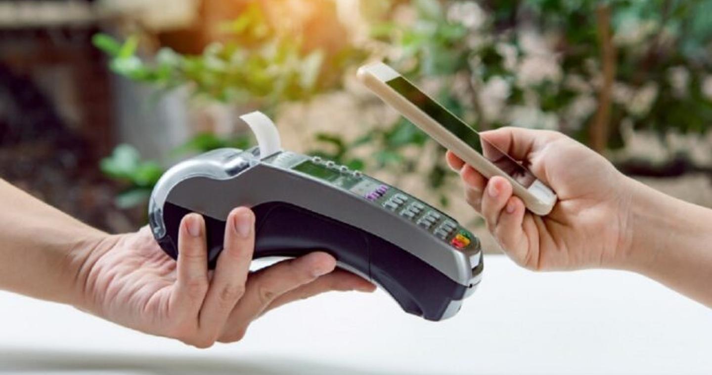 Το χαρτόσημο έφυγε το ψηφιακό τέλος ήρθε: Σε ποιες συναλλαγές επιβάλλεται – Αναλυτική εγκύκλιος της ΑΑΔΕ