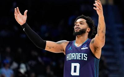 Χόρνετς – Μπακς 111-100: Νίκη χωρίς Γιάννη, θρίαμβος με Μπρίτζες!