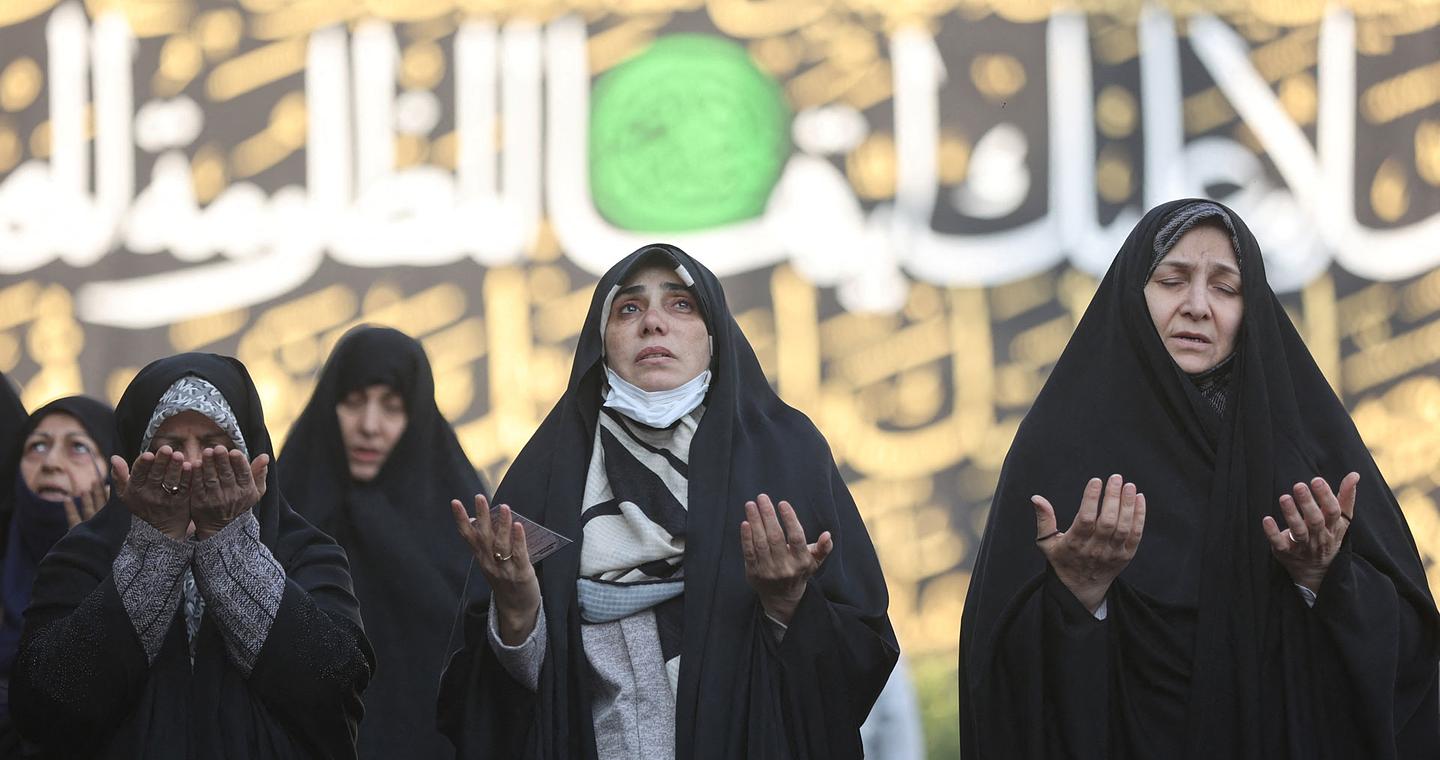 Ιράν: Ομαδική προσευχή για να βρέξει (εικόνες)