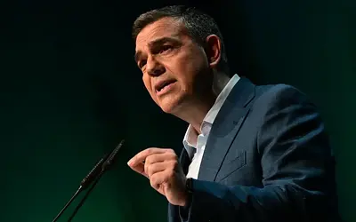 Άγρια κόντρα Τσίπρα-Μητσοτάκη για το βιβλίο και τα "αδιέξοδα"