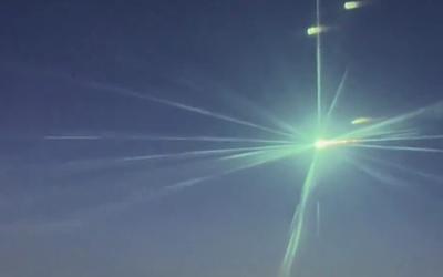 «Μπάλα φωτιάς» πάνω από τη Ρωσία: Σπάνιο θέαμα από πτήση!