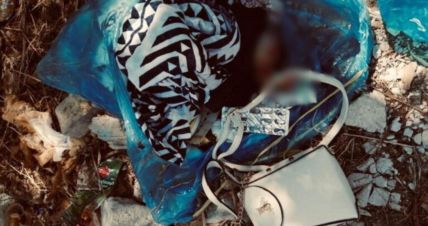 Νεκρό κοριτσάκι στο Π. Φάληρο: Νέα στοιχεία στην υπόθεση – Βρέθηκαν τα ρούχα της μητέρας και των παιδιών, ναρκωτικά χάπια και βούρτσα μαλλιών