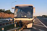 Τροχαίο στην Υλίκη: Εκτός κινδύνου οι επιβάτες του τουριστικού λεωφορείου