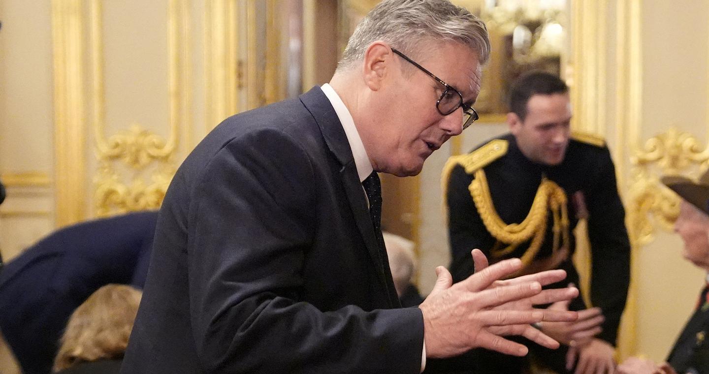 Βρετανία: Στα χαρακώματα ο Στάρμερ υπό τον φόβο «ανταρσίας»