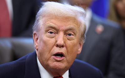 Τραμπ εναντίον BBC: Ετοιμάζει μήνυση για μοντάζ και ζητά δισεκατομμύρια!