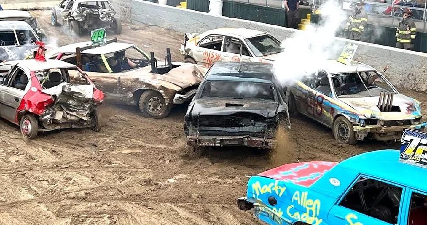 Έντεκα τραυματίες κατά τη διάρκεια αγώνα καταστροφής αυτοκινήτων στην Αυστραλία – Τι είναι [βίντεο]