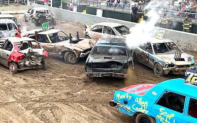 Αυστραλία: Τροχαίο ατύχημα σε αγώνα καταστροφής αυτοκινήτων, πολλοί τραυματίες!