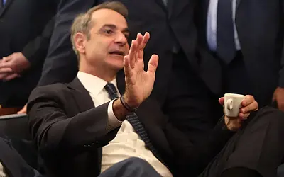 Μητσοτάκης εναντίον Τσίπρα: Ένας «πόλεμος» πριν καν βγει το βιβλίο!