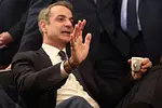 Μητσοτάκης εναντίον Τσίπρα: Το βιβλίο "Ιθάκη" πυροδοτεί πολιτική θύελλα
