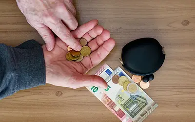 Eurostat: Μίζεροι μισθοί στην Ελλάδα, δεύτεροι χειρότεροι στην ΕΕ!